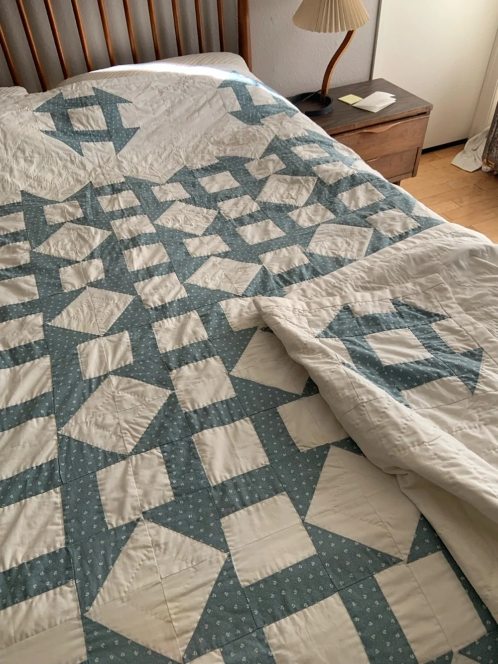 Vintage Classic White and Light Blue Patchwork Quilt - Home Bedding